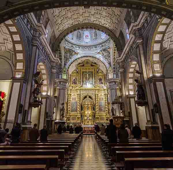 Granada 251 - parroquia Santos Justo y Pastor.jpg